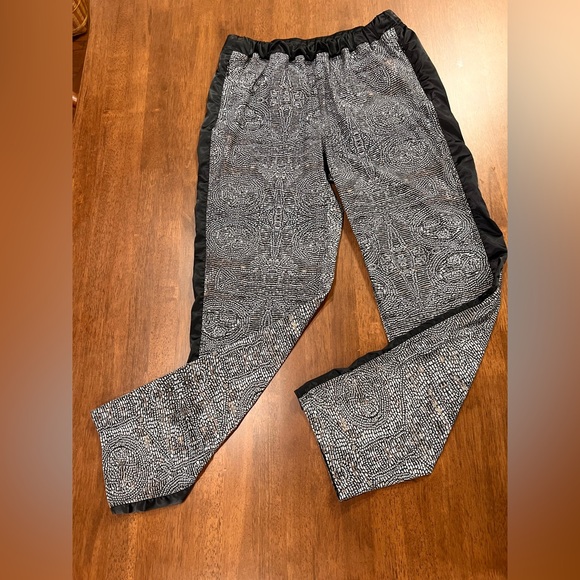 Lululemon rise and shine trouser - Picture 4 of 9